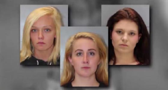 امريكا: معركة بالبكيني بين فتيات شرسات على ضفة نهر صورة رقم 1