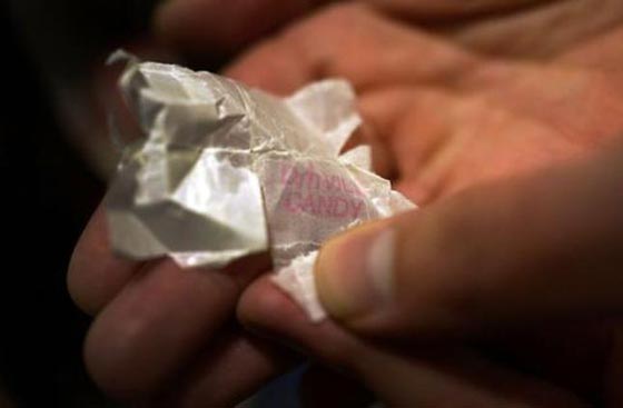 فيرمونت: كلب يكتشف وجود 1428 كيسا من الهروين في معدة رجل!! صورة رقم 1