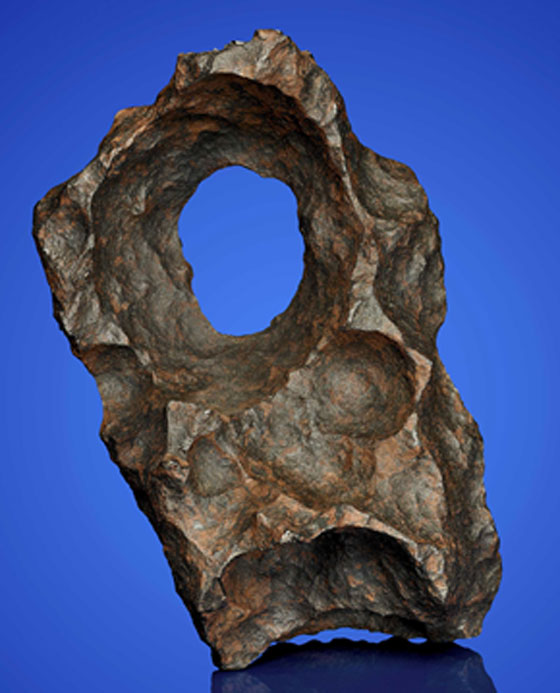 قطع نيازك كبيرة تشبه الجواهر معروضة للبيع بملايين الدولارات صورة رقم 5 قطع نيازك كبيرة تشبه الجواهر معروضة للبيع بملايين الدولارات صورة رقم 5