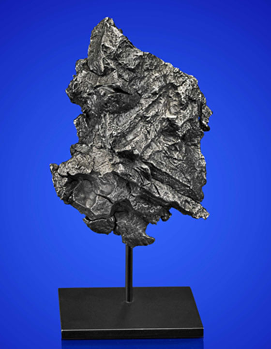 قطع نيازك كبيرة تشبه الجواهر معروضة للبيع بملايين الدولارات صورة رقم 9 قطع نيازك كبيرة تشبه الجواهر معروضة للبيع بملايين الدولارات صورة رقم 9