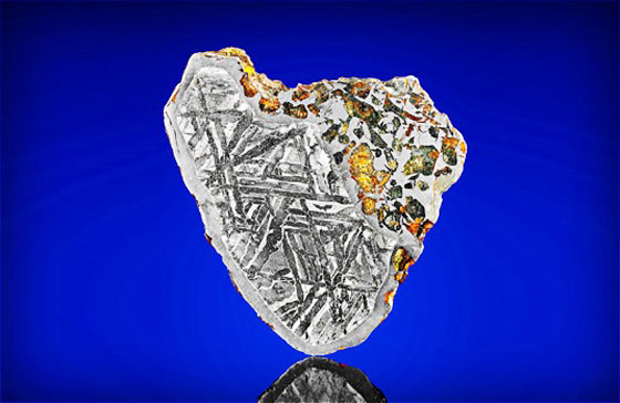 قطع نيازك كبيرة تشبه الجواهر معروضة للبيع بملايين الدولارات صورة رقم 15 قطع نيازك كبيرة تشبه الجواهر معروضة للبيع بملايين الدولارات صورة رقم 15