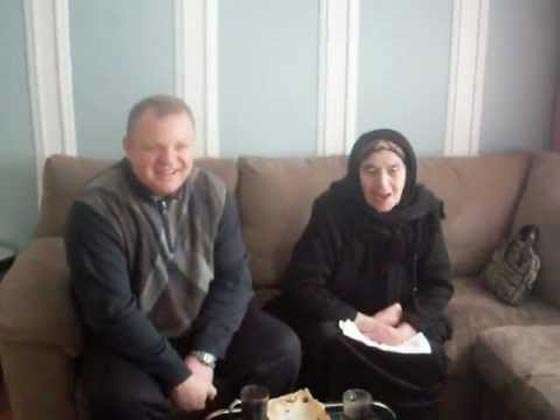 قس يلعب القمار باموال اللاجئين.. ويخسر الملايين!! صورة رقم 3