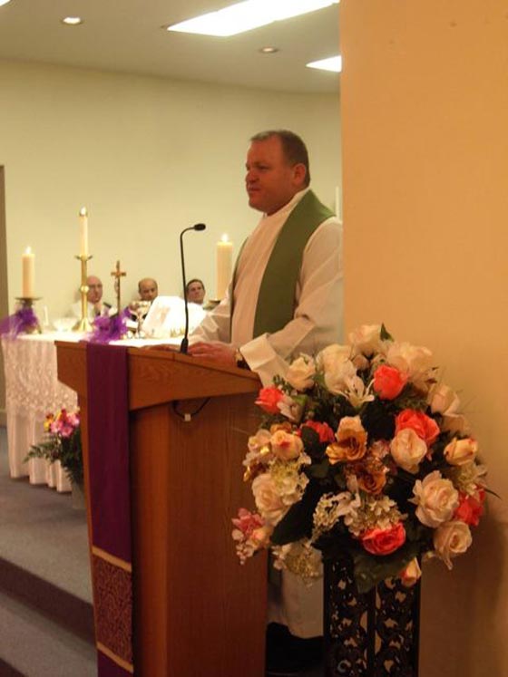 قس يلعب القمار باموال اللاجئين.. ويخسر الملايين!! صورة رقم 4