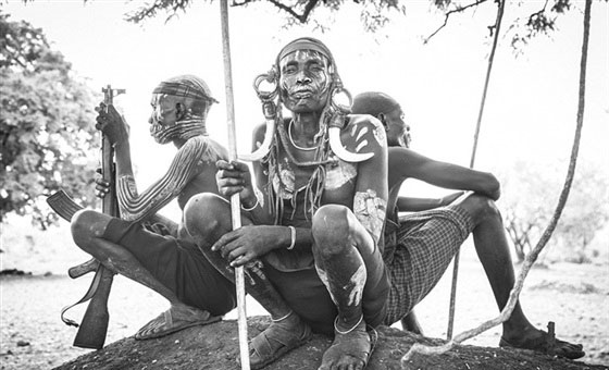 قبيلة إثيوبية تشتهر بفنون الجسد الأكثر تطرفا في العالم.. شاهد الصور صورة رقم 4