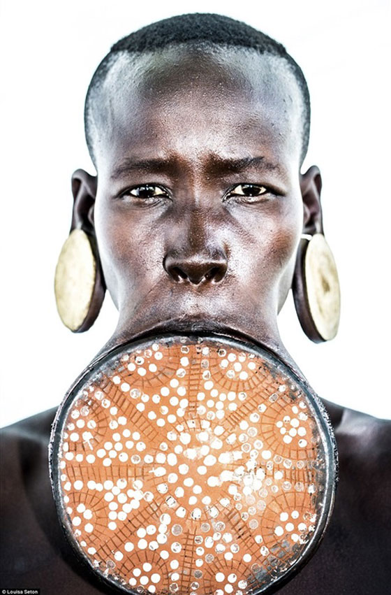 قبيلة إثيوبية تشتهر بفنون الجسد الأكثر تطرفا في العالم.. شاهد الصور صورة رقم 7