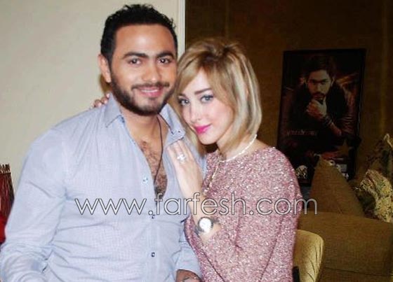 سيلفي بسمة بوسيل مع تامر حسني امام حمام السباحة  صورة رقم 3
