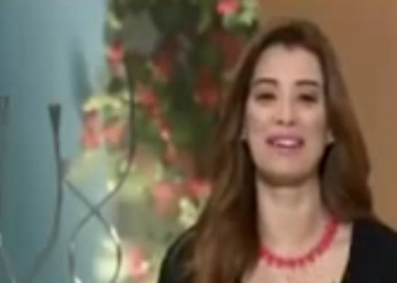 متصلة تطلب يد مذيعة للزواج من شقيقها على الهواء.. فيديو صورة رقم 4