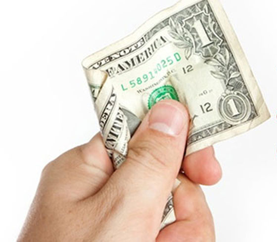 موقع اقتصادي يرصد ما يمكن شراؤه بدولار حول العالم.. فيديو صورة رقم 2 موقع اقتصادي يرصد ما يمكن شراؤه بدولار حول العالم.. فيديو صورة رقم 2