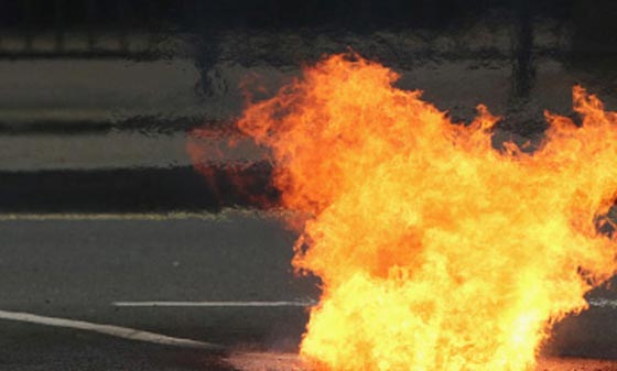 بائع فراولة يضرم النار في جسده من ضيق الحال بالمغرب صورة رقم 1