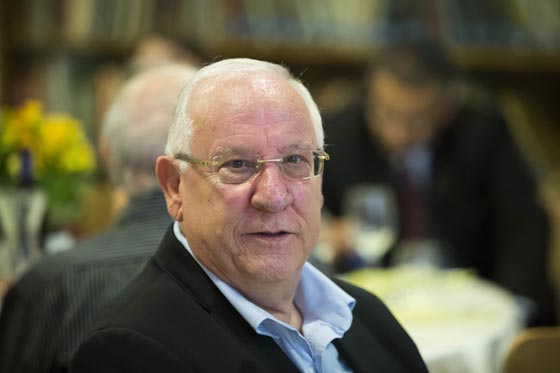 ريفلين مناشدا بوتين.. ساعدنا باستعادة عيننا في سوريا ايلي كوهن!! صورة رقم 1