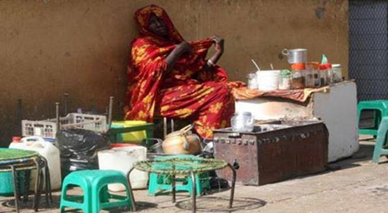 وزير الخارجية الامريكية يكرم بائعة شاي سودانية صورة رقم 3