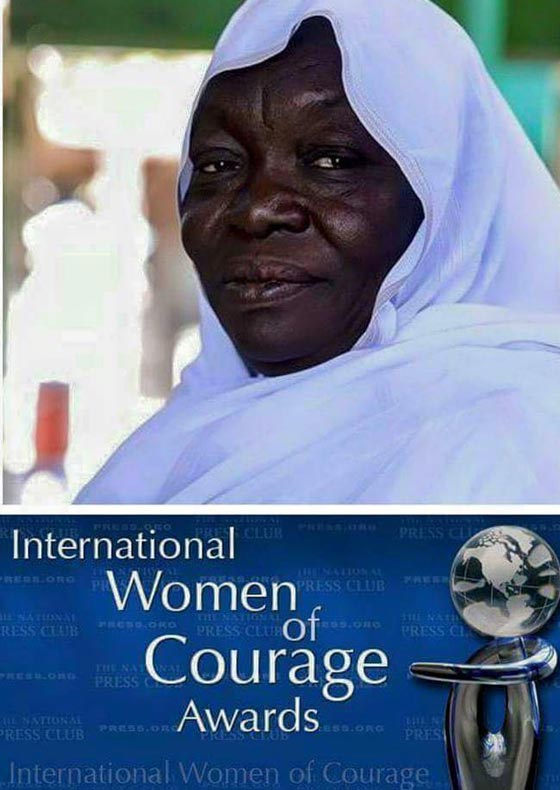 وزير الخارجية الامريكية يكرم بائعة شاي سودانية صورة رقم 1