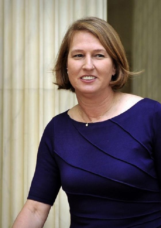 تسيبي لفني تتخلص من مرض انقص لمناعة ..بنفي رسمي صورة رقم 2