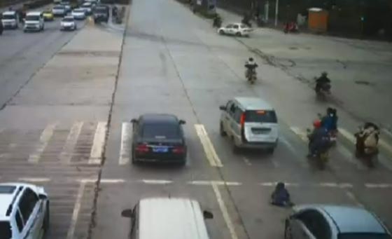  فيديو.. اشخاص كتب لهم عمر جديد بعد ان شارفوا على الموت المحقق صورة رقم 4