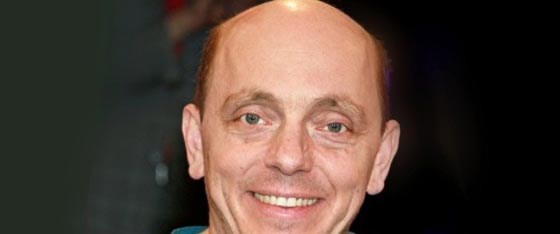 كوميدي شهير يبدد مخاوف الالمان من اللاجئين ويحظى بملايين المشاهدات صورة رقم 2