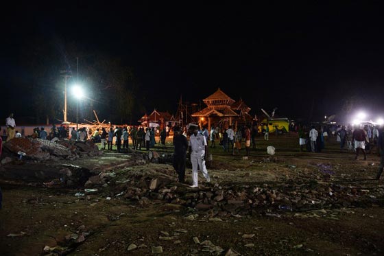 فيديو يظهر لحظة انفجار العاب نارية بمعبد بوذي يوقع عشرات القتلى صورة رقم 1