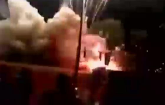 فيديو يظهر لحظة انفجار العاب نارية بمعبد بوذي يوقع عشرات القتلى صورة رقم 13