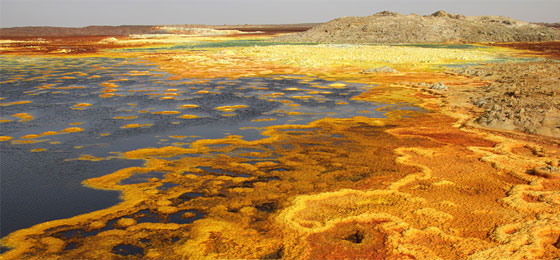 اذا كنت تعتقد ان مهنتك شاقة شاهد ماذا يفعل هذا الرجل في بوابة الجحيم صورة رقم 10 اذا كنت تعتقد ان مهنتك شاقة شاهد ماذا يفعل هذا الرجل في بوابة الجحيم صورة رقم 10