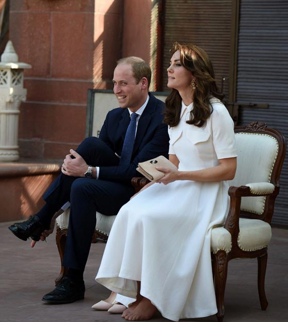 قدما دوقة كامبريدج كيت مدلتون تصدمان الجمهور الهندي.. ما هذا؟ صورة رقم 2 قدما دوقة كامبريدج كيت مدلتون تصدمان الجمهور الهندي.. ما هذا؟ صورة رقم 2