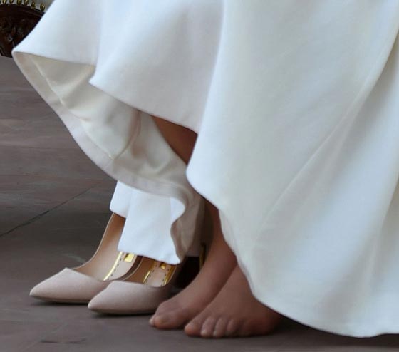 قدما دوقة كامبريدج كيت مدلتون تصدمان الجمهور الهندي.. ما هذا؟ صورة رقم 4 قدما دوقة كامبريدج كيت مدلتون تصدمان الجمهور الهندي.. ما هذا؟ صورة رقم 4