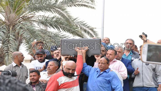  اين الوفاء في الوسط الفني؟ 5 فنانين فقط في جنازة سيد زيان صورة رقم 3