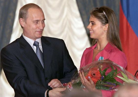 بوتين يكشف: علاقتي بطليقتي افضل مما كانت عليه اثناء الزواج صورة رقم 4