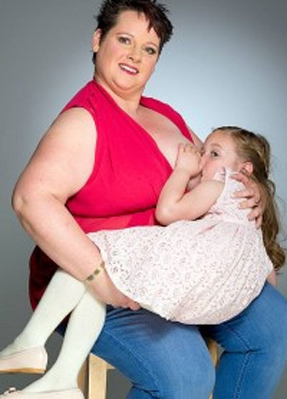 ارضعت ابنتها البالغة من العمر 7 سنوات فاتهمت بارتكاب فعل فاضح صورة رقم 3