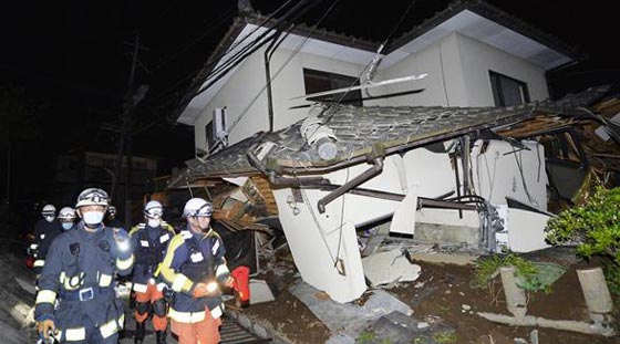 فيديو مثير يظهر اللحظات الاولى لزلزال اليابان الذي اوقع 9 قتلى امس صورة رقم 6