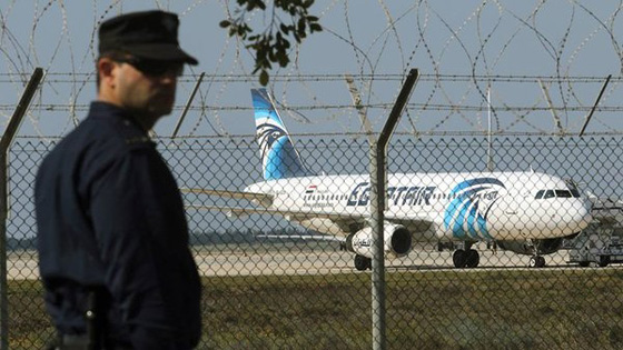 مضيفة مصرية تتحدث عن ساعات الرعب على متن الطائرة المخطوفة صورة رقم 5