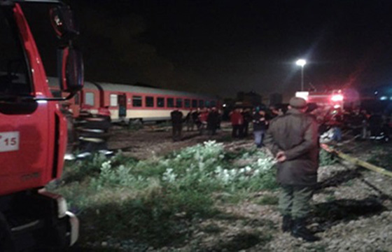 8 قتلى وعشرات الجرحى في تصادم بين قطار ومركبة بمصر صورة رقم 1