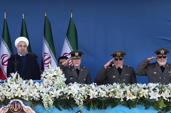 الايرانيون يستعرضون قوتهم العسكرية برفقة اس 300 الروسية صورة رقم 7