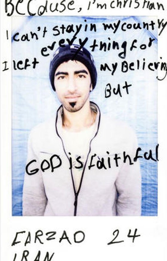 مصورة فوتوغرافية توثق معاناة اللاجئين بكاميرا بولارويد صورة رقم 6