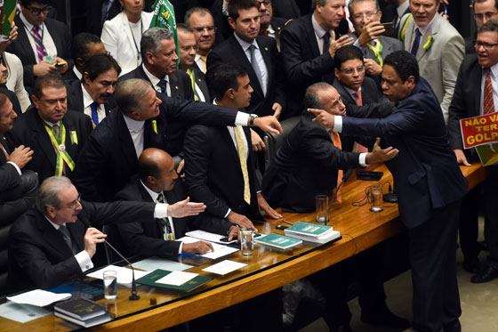 مجلس النواب البرازيلي يعزل الرئيسة ليصبح نائبها اللبناني رئيسا للبلاد صورة رقم 13