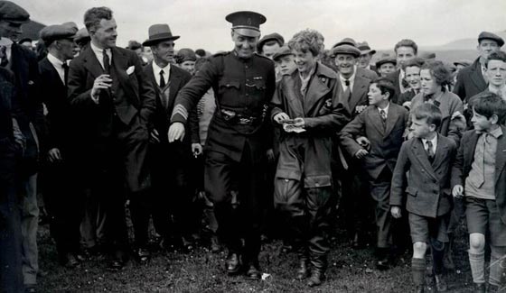 اميليا ايرهارت وضعت بصمتها على عالم  الطيران حين عبرت الاطلسي صورة رقم 2