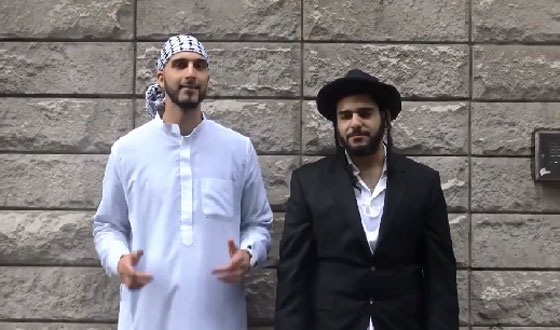 كيف كان رد فعل الامريكيين لدى رؤية مسلم ويهودي يسيران معا؟ صورة رقم 3