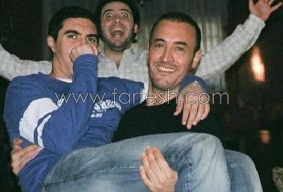 صور نادرة تجمع القيصر كاظم الساهر مع ابنائه واحفاده صورة رقم 2