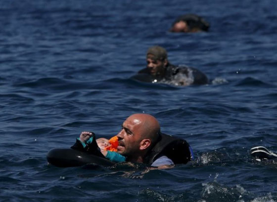 ايطاليا تؤكد وقوع كارثة قبالة سواحل مصر وغرق مئات اللاجئين  صورة رقم 2