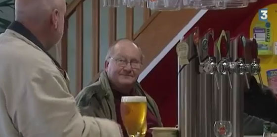 فيديو يكاد لا يصدق.. امرأة تواجه لصا مسلحا بجرأة غير معهودة صورة رقم 4