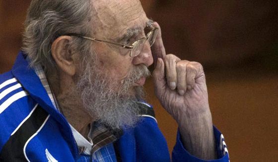 خارجا من عزلته.. فيدل كاسترو يتحدث عن الموت ويشجع اتباعه صورة رقم 5