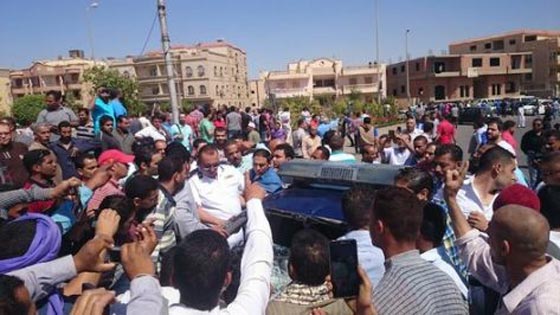 مصر تهتز.. مقتل شاب على يد شرطي والسبب كوب شاي!! صورة رقم 5