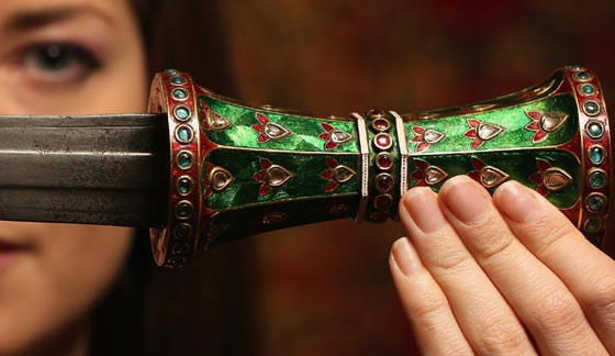 بالصور.. دار بونهامز للمزادات تعرض تحفا اسلامية وهندية تاريخية نادرة صورة رقم 1