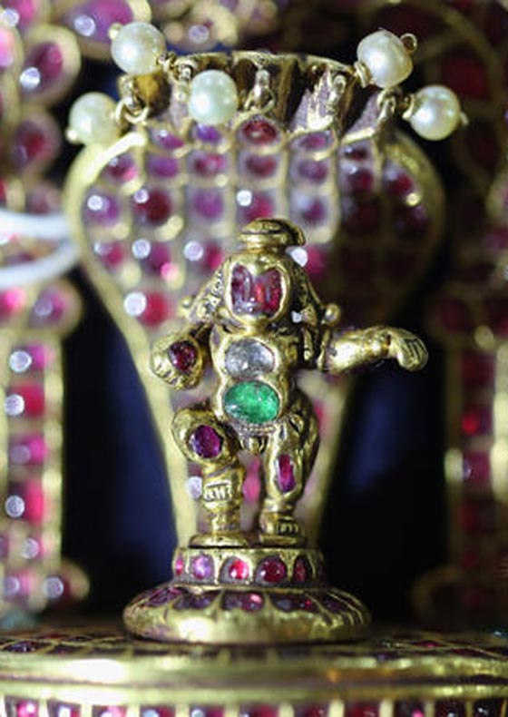 بالصور.. دار بونهامز للمزادات تعرض تحفا اسلامية وهندية تاريخية نادرة صورة رقم 6