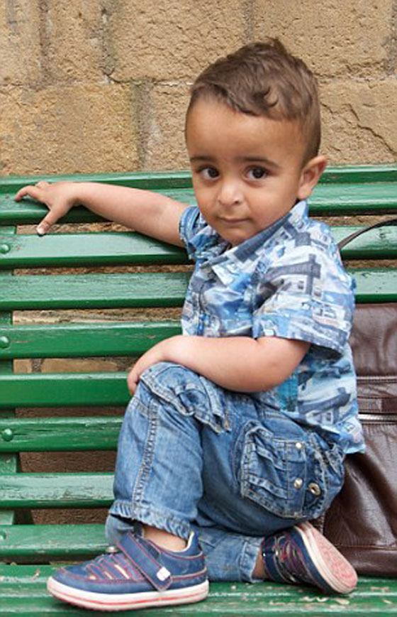 حلم لا يصدق.. بابا الفاتيكان ينقل معه عائلة سورية هاربة صورة رقم 2