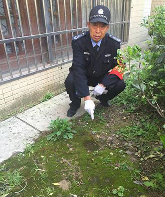 صور طفل يسقط على وجهه من الطابق 15 وينجو باعجوبة!! صورة رقم 2