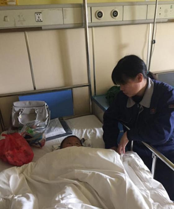 صور طفل يسقط على وجهه من الطابق 15 وينجو باعجوبة!! صورة رقم 3