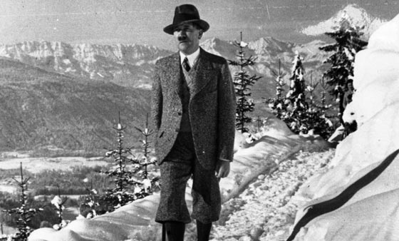 حياة هتلر تكشف اسرارها.. ابتدأ مسيرته فنانا وانهاها دكتاتورا صورة رقم 7