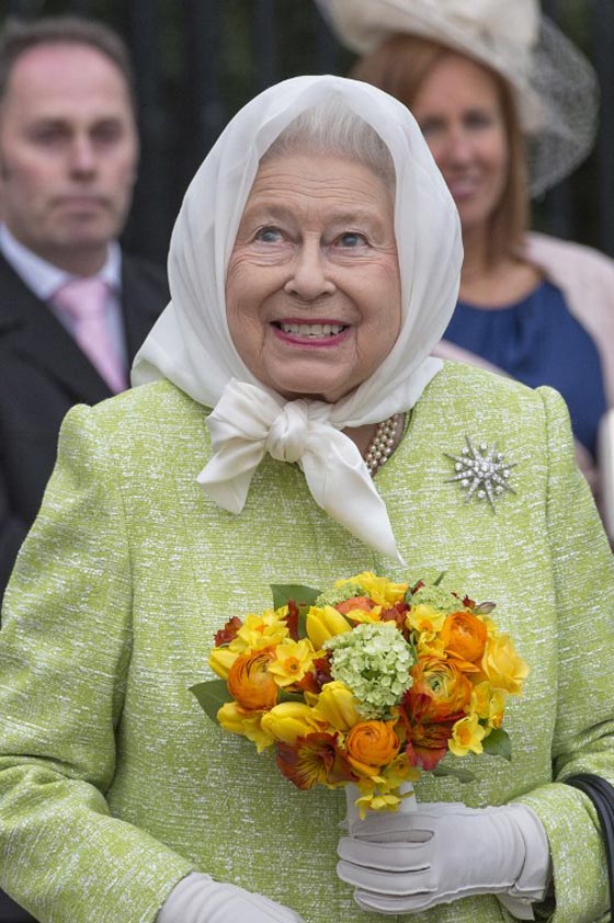 كعكة عيد الميلاد الـ90 للملكة اليزابيث اعدتها مسلمة محجبة مبدعة صورة رقم 6