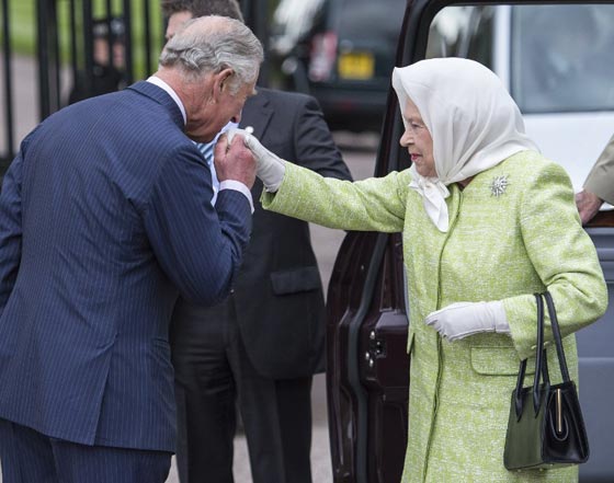 كعكة عيد الميلاد الـ90 للملكة اليزابيث اعدتها مسلمة محجبة مبدعة صورة رقم 10