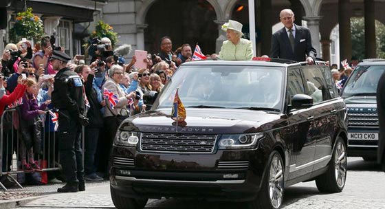 صور الملكة اليزابيث الثانية في عيد ميلادها التسعين صورة رقم 4