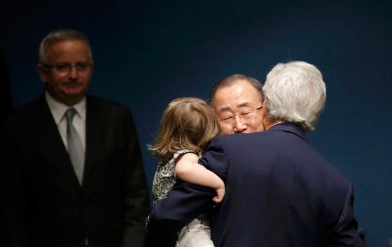 ما الرسالة التي اراد كيري ايصالها من وراء اصطحاب حفيدته الى قمة المناخ؟ صورة رقم 3